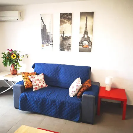 Cozy And Sunny Two Bedroom La Mata Apartment *