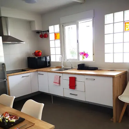 Cozy And Sunny Two Bedroom La Mata